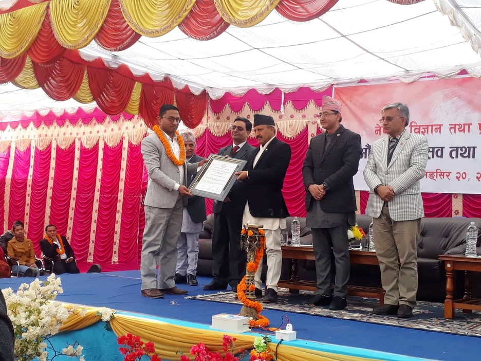 गोपाल भण्डारीलाई विज्ञान तथा प्रविधि पत्रकारिता पुरस्कार